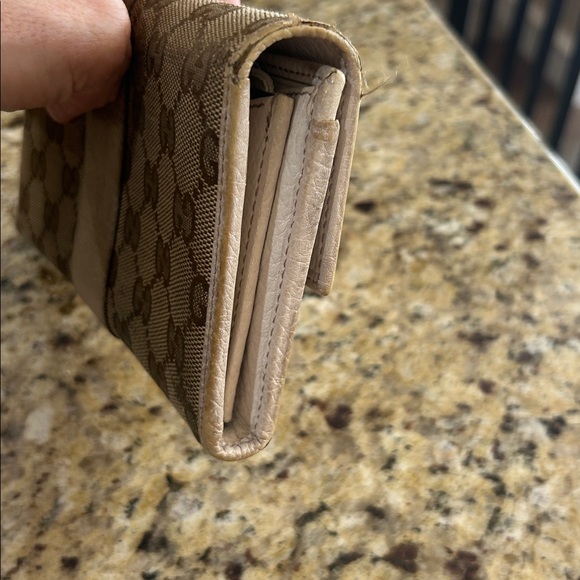 157 Authentic Gucci GG Continental Wallet - Picture 5 of 9